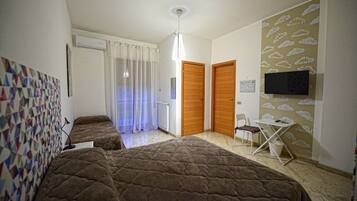 4 soveværelser, skrivebord, gratis Wi-Fi, sengetøj