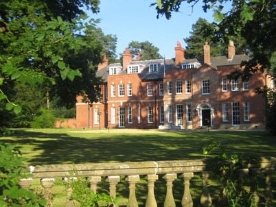 Woodhall Spa Manor - Stylish Secret escape
