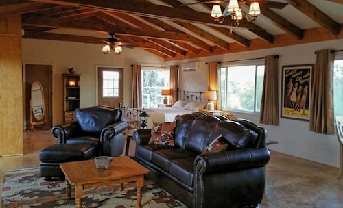 Foothills Ranch House in Casas Adobes, 8 ac estate with Pool, Tennis, Pickleball