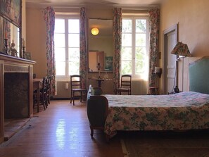 8 bedrooms, iron/ironing board, travel cot, free WiFi