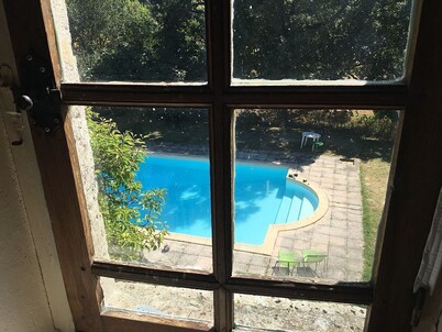 Charming house with private pool away from all commotion