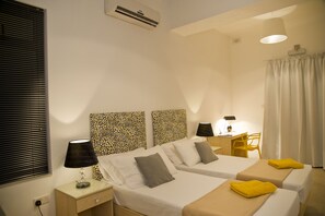 2 bedrooms, in-room safe, iron/ironing board, travel cot - Maltese Balcony - St. Julians (St Julian's)