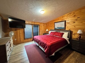 5 makuuhuonetta, silitysrauta/-lauta, vauvan matkasänky, Wi-Fi