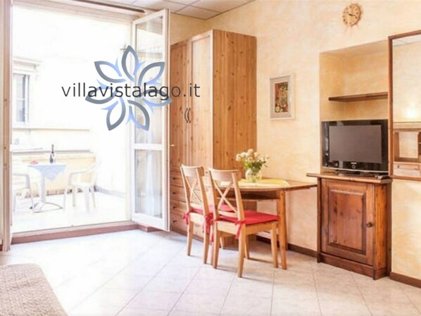 Interior - Il Pontile by villavistalago.it on Como Lake  (Lecco)