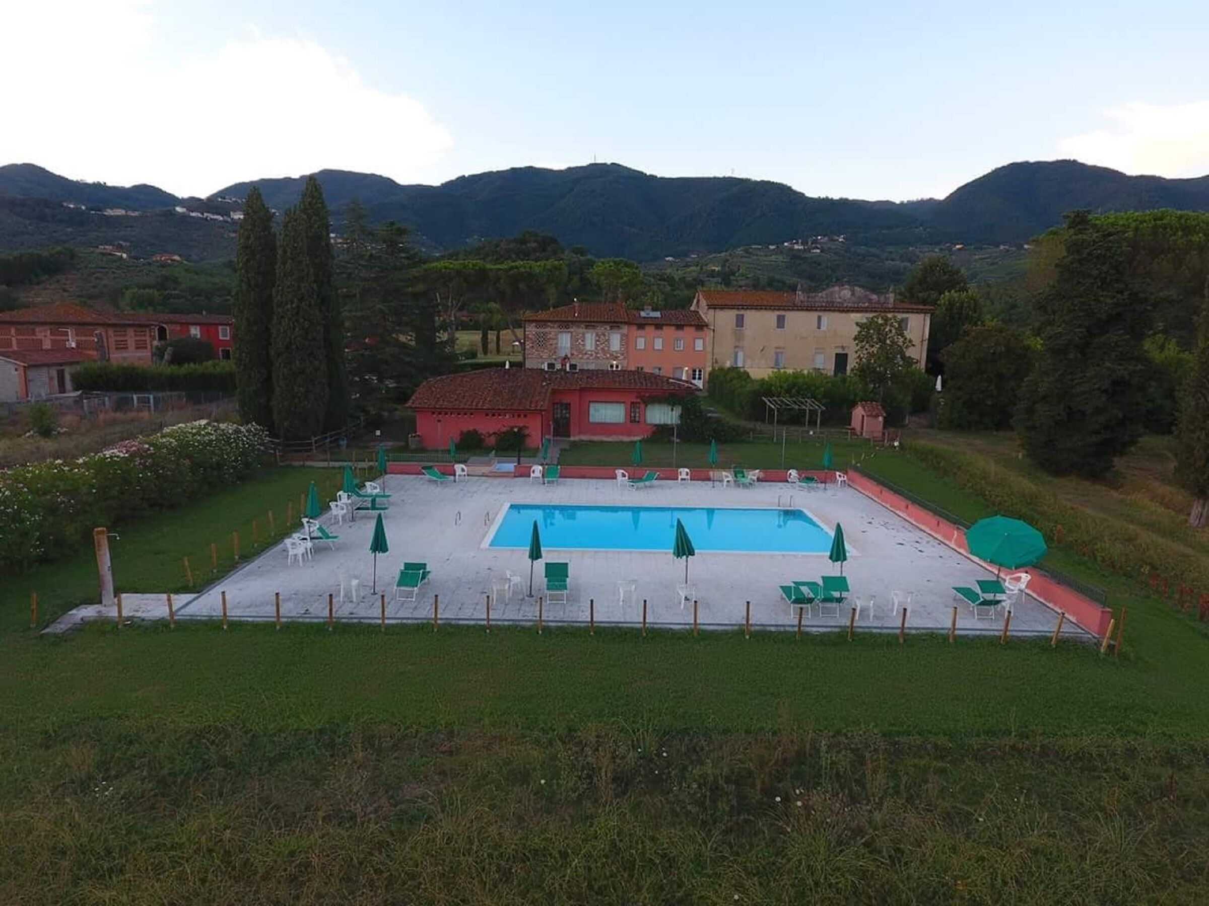 BARN - rural house for 8 people - Kids friendly - Green holidays.