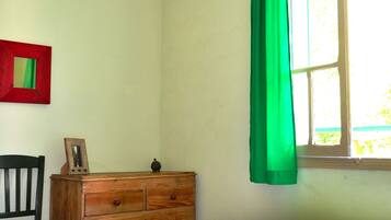 2 bedrooms, iron/ironing board, travel crib, free WiFi