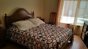 1 soverom, strykejern/-brett, internettilgang og sengetøy