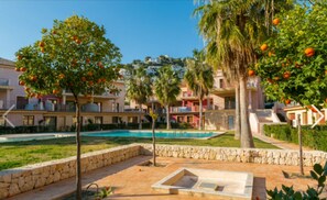 Piscina coberta i piscina a l'aire lliure 