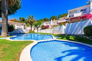 Pool - Mediterranean Beach House · AirCon · Pool · UHC CASAS BLANCAS 014 (Salou)