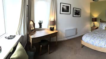 2 habitaciones, tabla de planchar con plancha, wifi y ropa de cama
