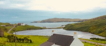 Harris White Cottage SEA & loch VIEWS from traditional modern cottage 