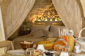 1 غرفة نوم ومكواة/لوح كي وواي فاي وملاءات أسرّة