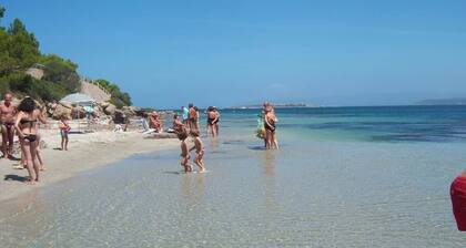 Carloforte Palme House, 4BR, Walk to Beach, Garden