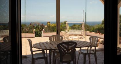 Quiet villa with sea-view garden – Carloforte Palm House