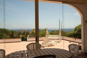 Outdoor dining - Carloforte Palme House, 4BR, Walk to Beach, Garden (Carloforte)