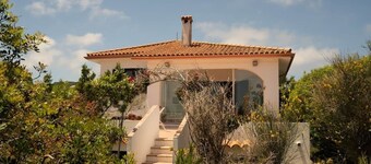 Carloforte Palme House, 4BR, Walk to Beach, Garden