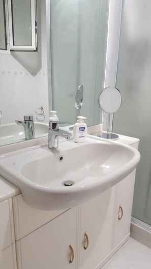 Free toiletries, hair dryer, towels, toilet paper