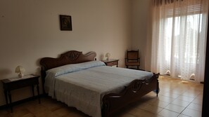 3 bedrooms, iron/ironing board, free WiFi, bed sheets - Apartment in a two-story single house (Giarre)