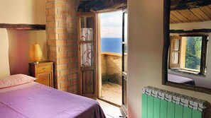 2 chambres, fer et planche à repasser, accès au Wi-Fi (inclus)