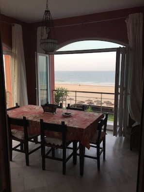 Dining - Luxury villa in beachfront (matalascañas)