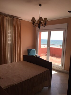 5 bedrooms, iron/ironing board, WiFi, bed sheets - Luxury villa in beachfront (matalascañas)
