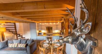 Unique character chalet in central Samoens, 2 bedrooms, sauna, log fire, terrace