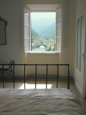 6 chambres, fer et planche Ă repasser, Wi-Fi, draps fournis