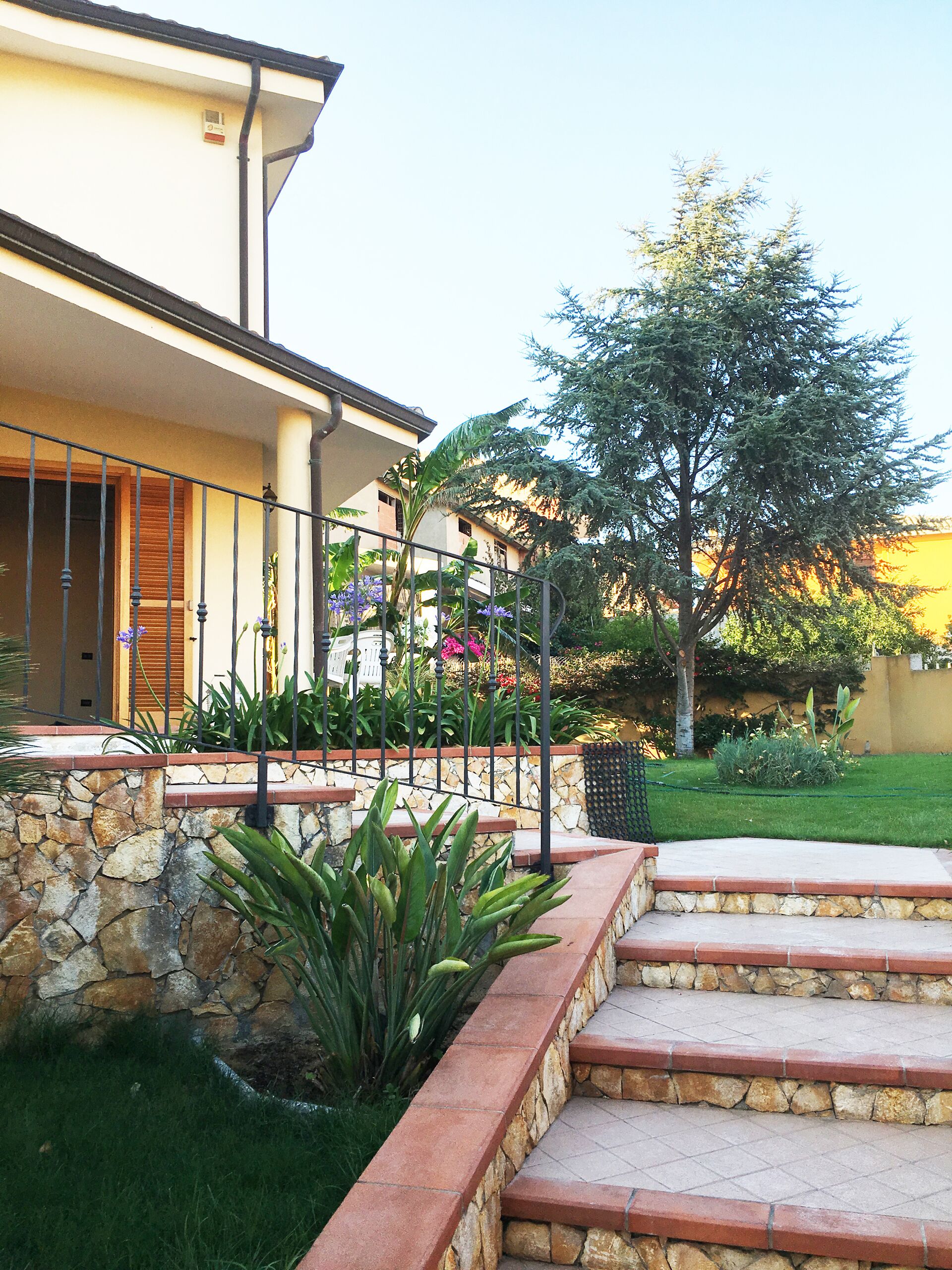 Apartment in villa with garden and jacuzzi