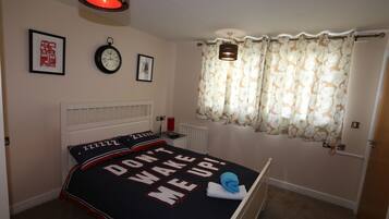 2 bedrooms, iron/ironing board, free WiFi, bed sheets