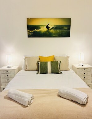 2 Schlafzimmer, Schreibtisch, Bügeleisen/Bügelbrett, kostenloses WLAN