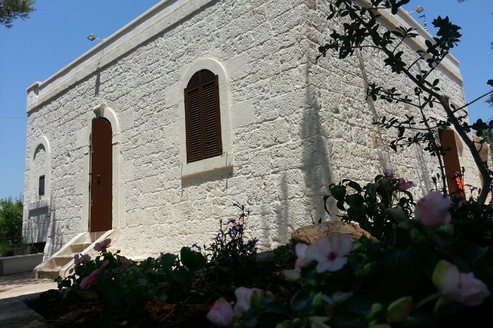 nineteenth century stone farmhouse