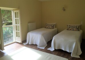 4 bedrooms, Egyptian cotton sheets, iron/ironing board, travel crib