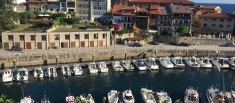 Mooi appartement met uitzicht op de jachthaven in het centrum van Llanes. 