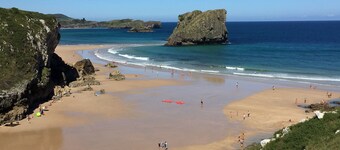 Vakker leilighet med utsikt over marinaen i sentrum av Llanes. 