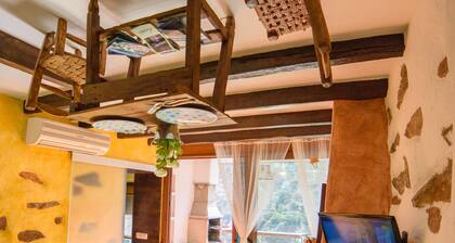 MAASEUTUNA "LA CASA EN REVÉS"