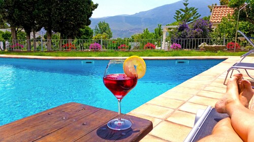 Luxurious 19th Century Villa with Orange Fountains Gardens and Private Pool