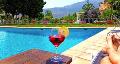 Luxurious 19th Century Villa with Orange Fountains Gardens and Private Pool