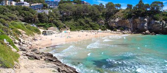 Mediterranean Beach House · AirCon · Pool · UHC CASAS BLANCAS 301