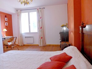 2 عدّة غرف نوم ومكواة/لوح كي وواي فاي مجانًا