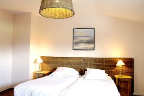4 bedrooms, in-room safe, iron/ironing board, WiFi