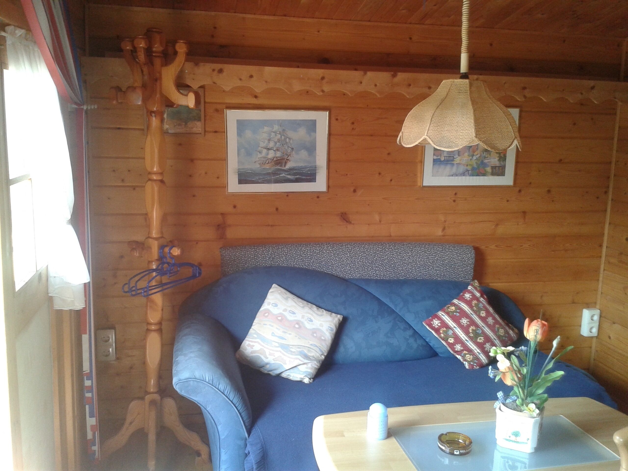 Holiday in a simple, rustic log cabin, beach about 1000 meters, sun terrace