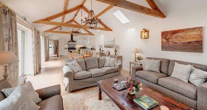 Luxury 5* Gold Award 4 Bed/Bath ensuite self catering accommodation in Dorset.