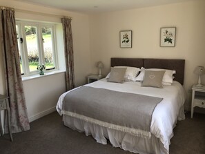 4 slaapkamers, een strijkplank/strijkijzer, wifi, beddengoed