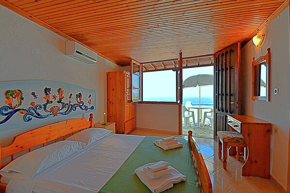 2 bedrooms, iron/ironing board, travel crib, free WiFi