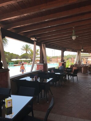 Outdoor dining - Very panoramic 10 minutes walk from the sea (Villaputzu)