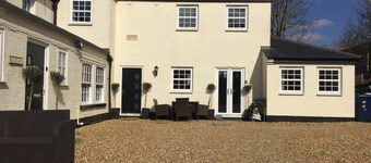 Courtyard Cottage, Great Paxton, St Neots, Cambs, PE19 6RA