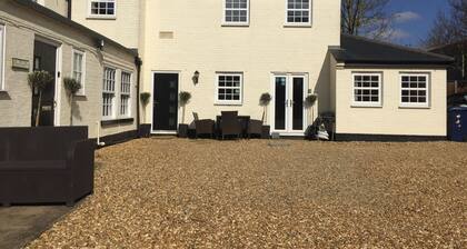 Courtyard Cottage, Great Paxton, St Neots, Cambs, PE19 6RA