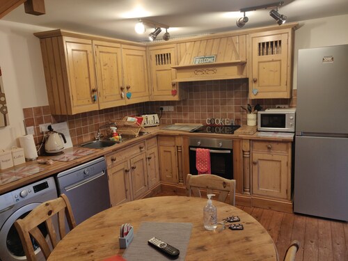 Courtyard Cottage, Great Paxton, St Neots, Cambs, PE19 6RA