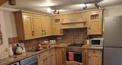 Courtyard Cottage, Great Paxton, St Neots, Cambs, PE19 6RA