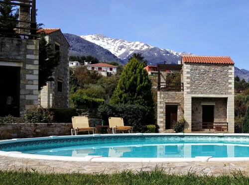 Stratos Villas Chania with pool and sea view